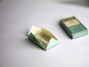 close up photograph of vintage razor blade packaging